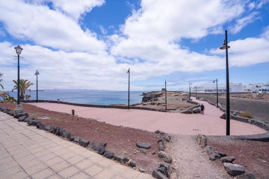 Beautiful Home In Lanzarote 5 Mins From Marina 普拉亚布兰卡 外观 照片