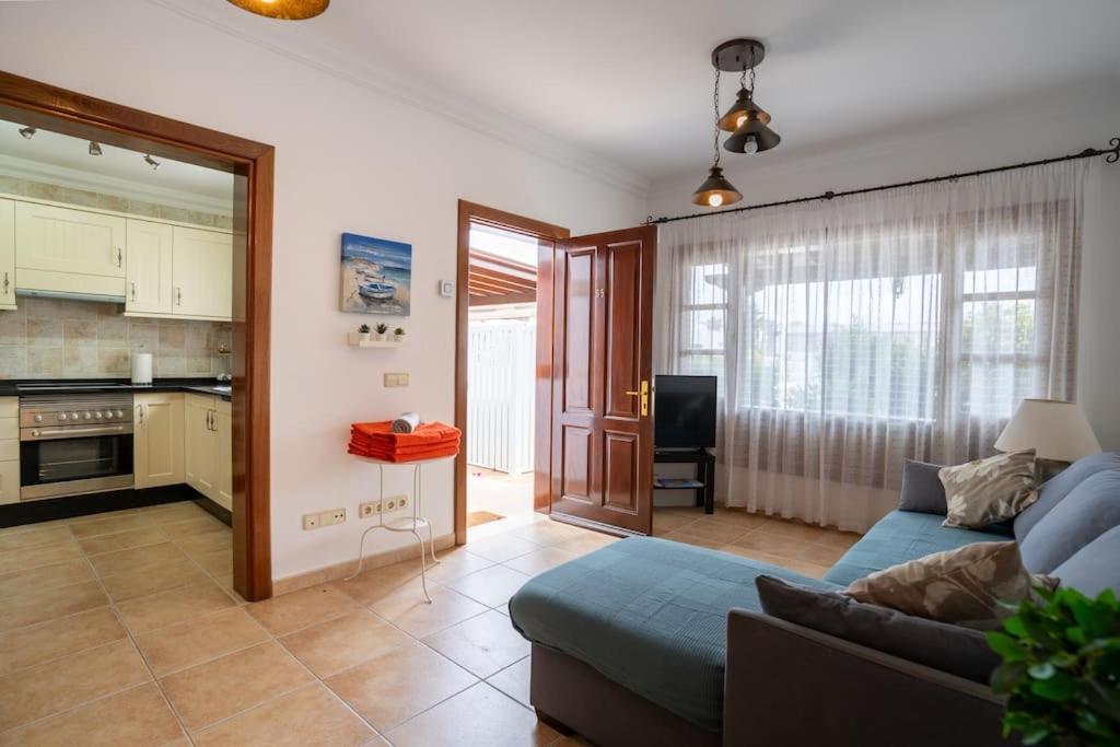 Beautiful Home In Lanzarote 5 Mins From Marina 普拉亚布兰卡 外观 照片