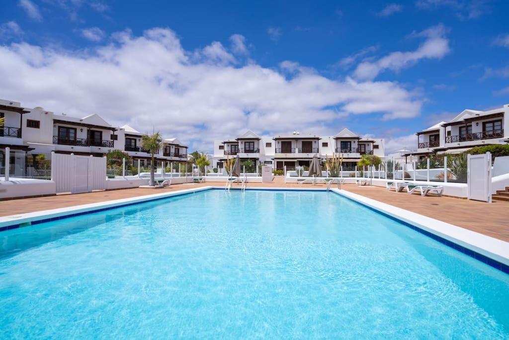 Beautiful Home In Lanzarote 5 Mins From Marina 普拉亚布兰卡 外观 照片